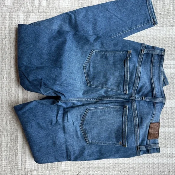 Madewell Curvy Roadtripper Jeans, Size 29T - Picture 3 of 3